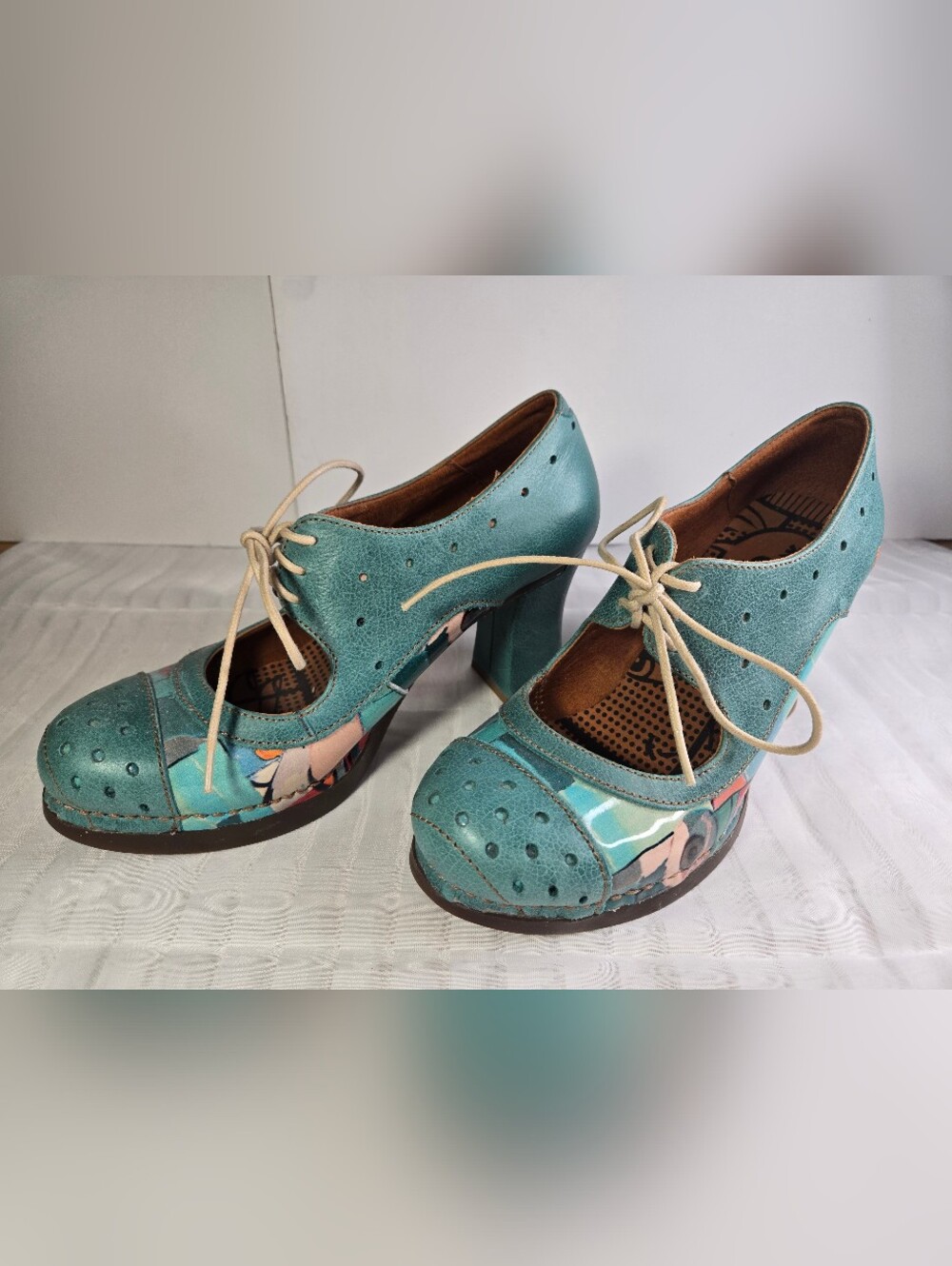 The ART Co. Teal Mary Jane Pumps
